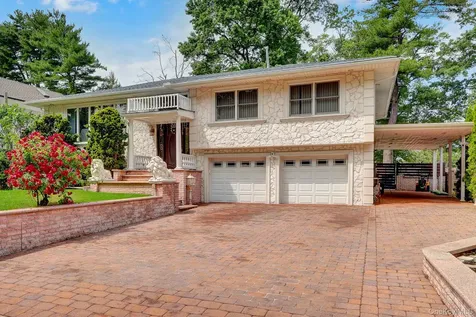 33 Country Village Lane Manhasset Hills NY 11040