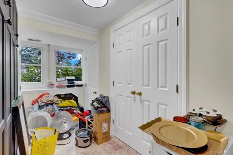 33 Country Village Lane Manhasset Hills NY 11040