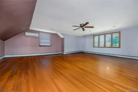 42 Buchanan Avenue Amity Harbor NY 11701