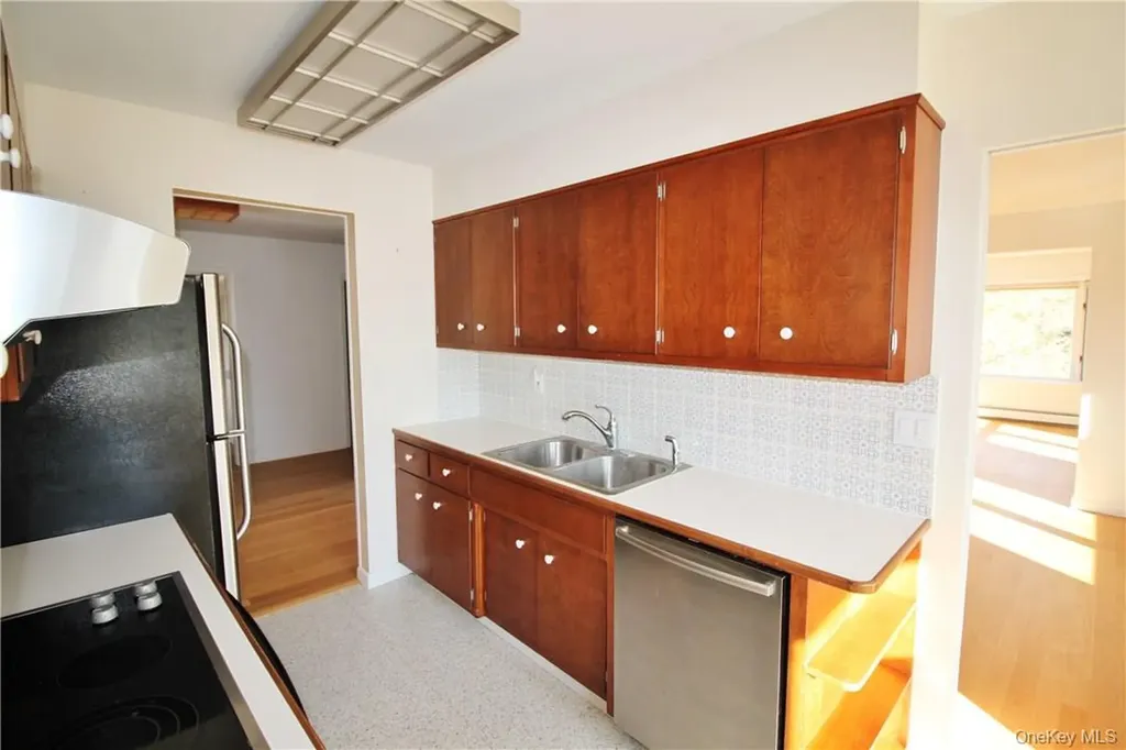 248 W Lake Boulevard Mahopac NY 10541