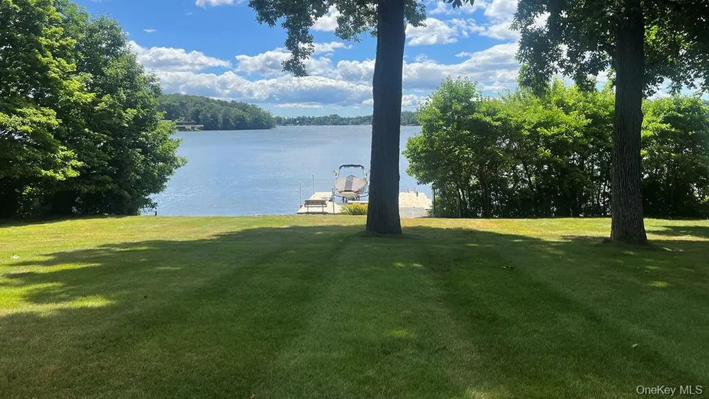 248 W Lake Boulevard Mahopac NY 10541