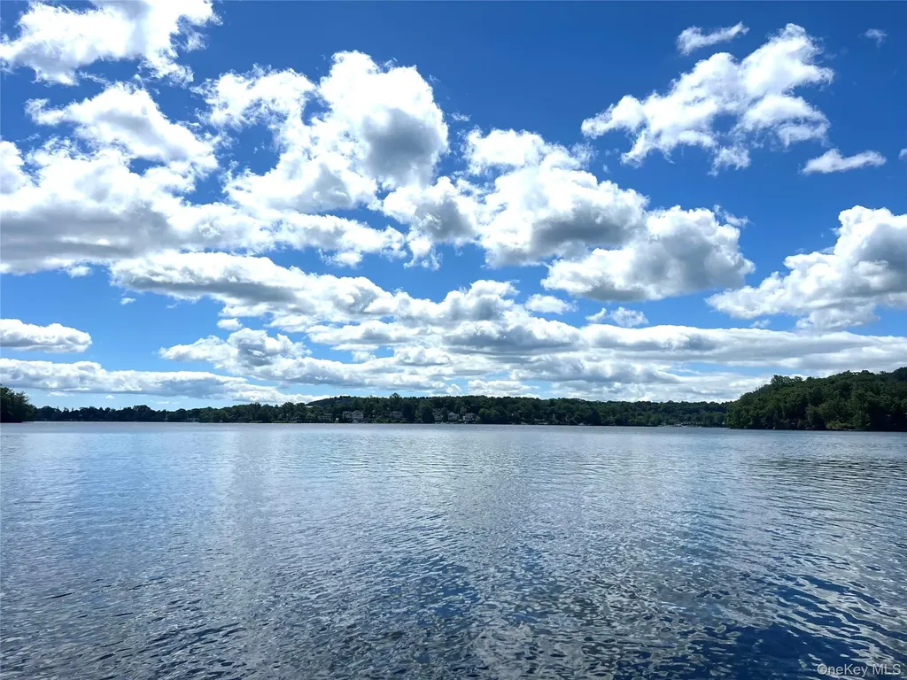 248 W Lake Boulevard Mahopac NY 10541