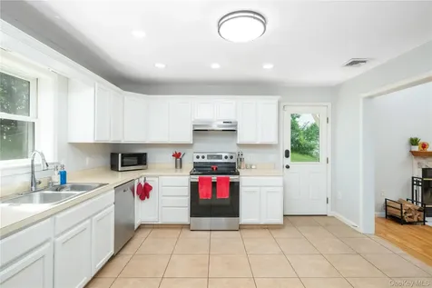 22 Elm Road Lake Peekskill NY 10537