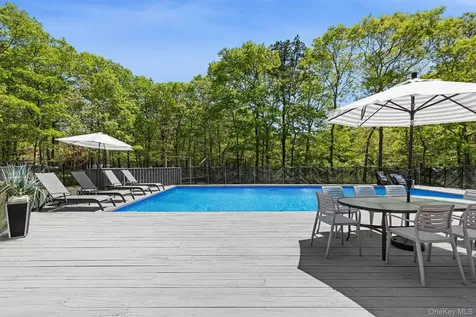 12 North Quarter Road Westhampton NY 11977