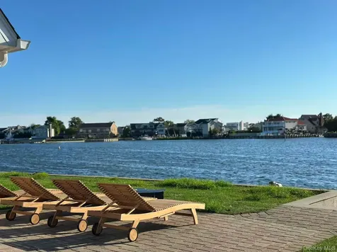 Massapequa NY 11758