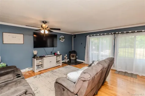 1505 Chelsea Cove S Hopewell Junction NY 12533