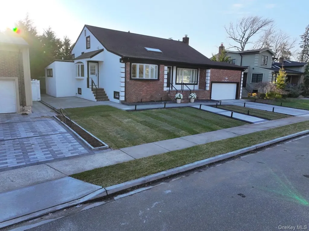 791 Longview Avenue North Woodmere NY 11581
