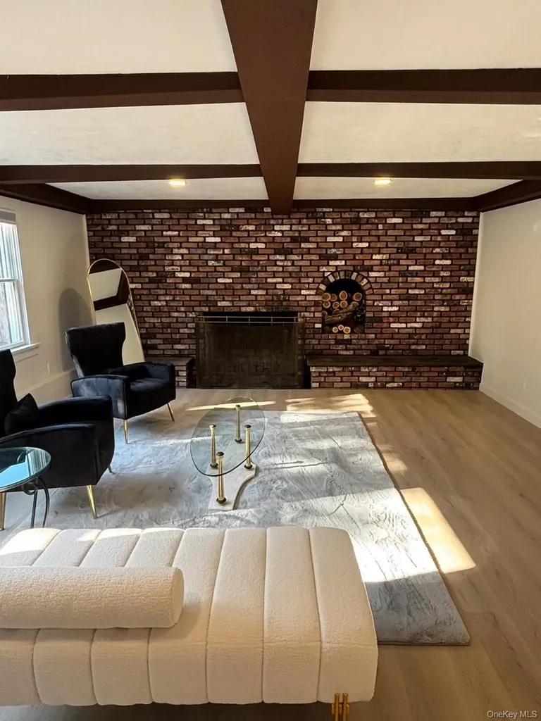 791 Longview Avenue North Woodmere NY 11581