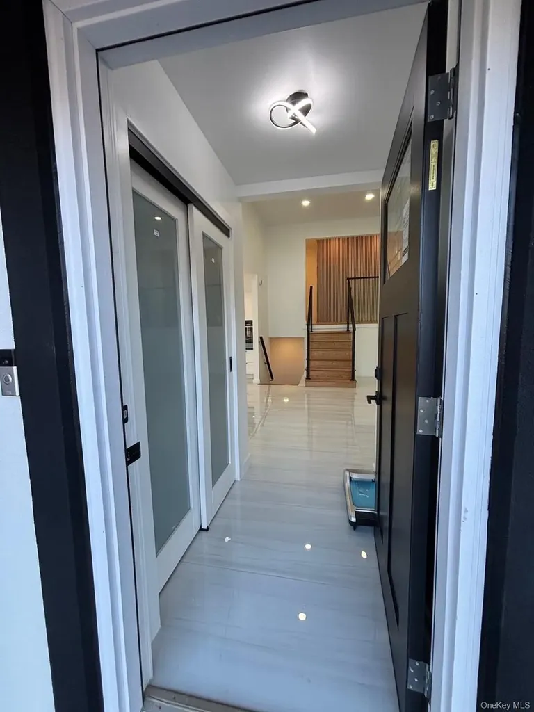 791 Longview Avenue North Woodmere NY 11581