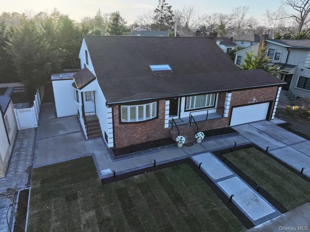 791 Longview Avenue North Woodmere NY 11581