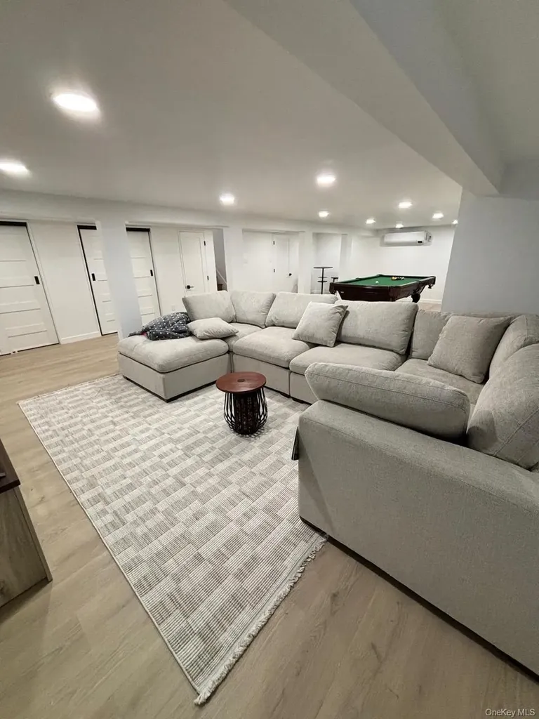 791 Longview Avenue North Woodmere NY 11581