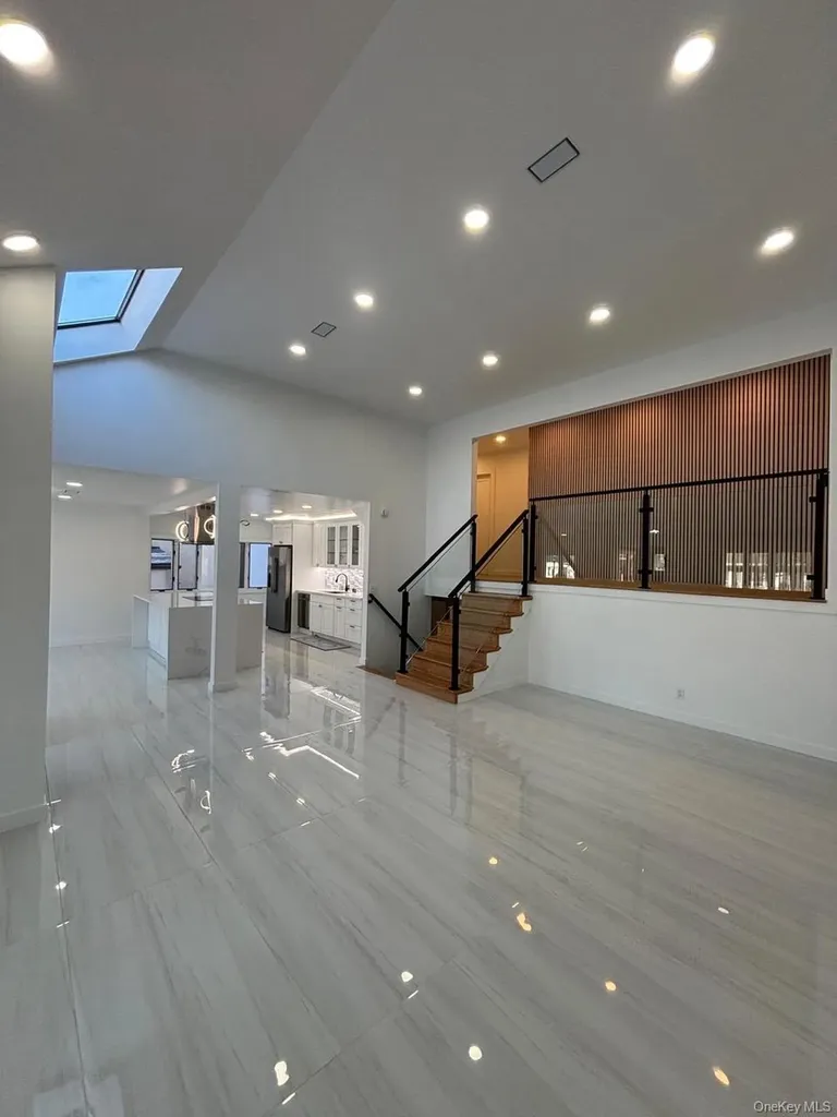 791 Longview Avenue North Woodmere NY 11581
