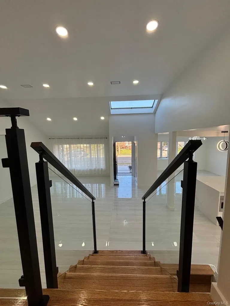 791 Longview Avenue North Woodmere NY 11581