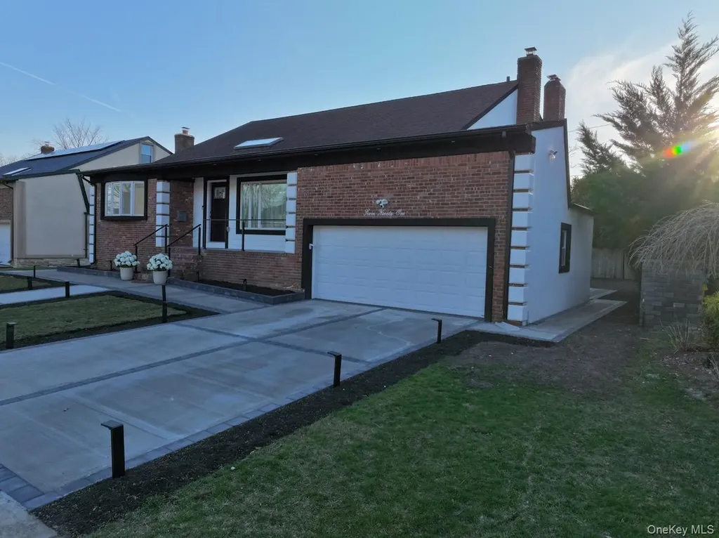791 Longview Avenue North Woodmere NY 11581