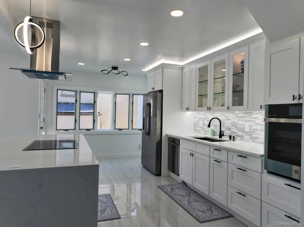 791 Longview Avenue North Woodmere NY 11581