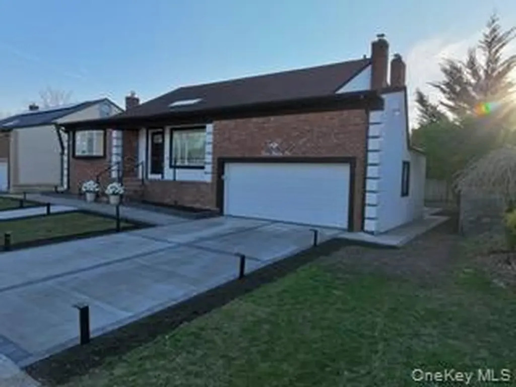 791 Longview Avenue North Woodmere NY 11581