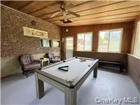 25 Reed Lane Westbury NY 11590