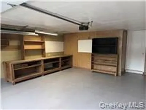 25 Reed Lane Westbury NY 11590
