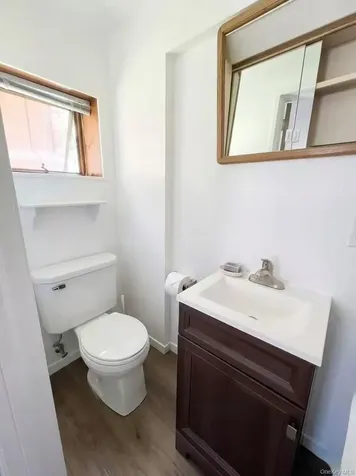 25 Reed Lane Westbury NY 11590