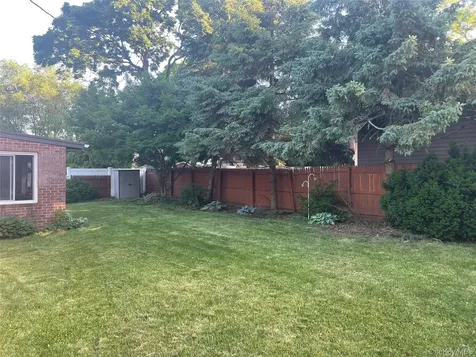 25 Reed Lane Westbury NY 11590