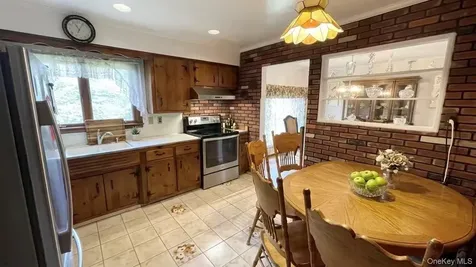25 Reed Lane Westbury NY 11590