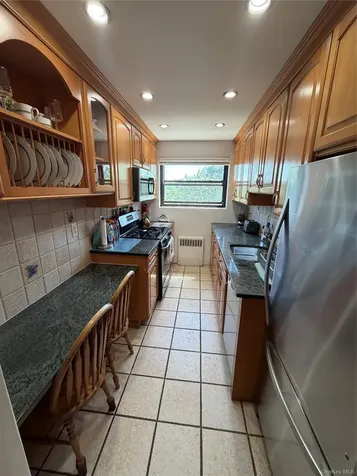 35 Shady Glen Court New Rochelle NY 10805