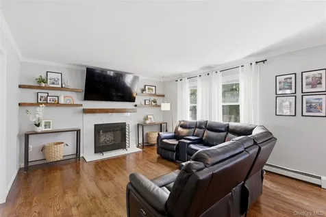 9 Northumberland Drive Shoreham NY 11786