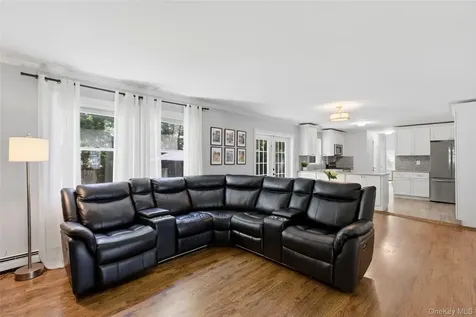 9 Northumberland Drive Shoreham NY 11786
