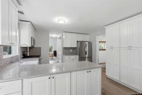 9 Northumberland Drive Shoreham NY 11786
