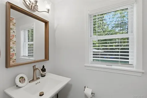 9 Northumberland Drive Shoreham NY 11786