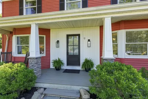 9 Northumberland Drive Shoreham NY 11786