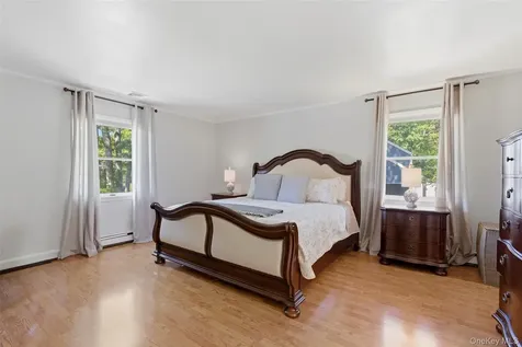9 Northumberland Drive Shoreham NY 11786