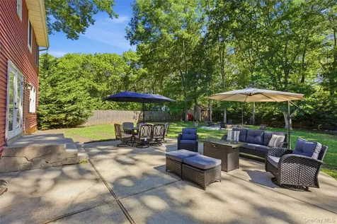 9 Northumberland Drive Shoreham NY 11786
