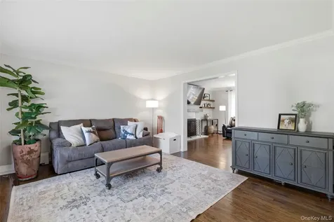 9 Northumberland Drive Shoreham NY 11786