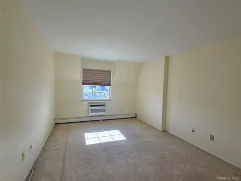 12-29 Diane Place Bayside NY 11360