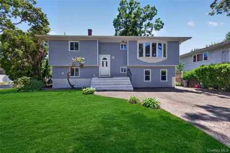 370 Chelsea Avenue West Babylon NY 11704