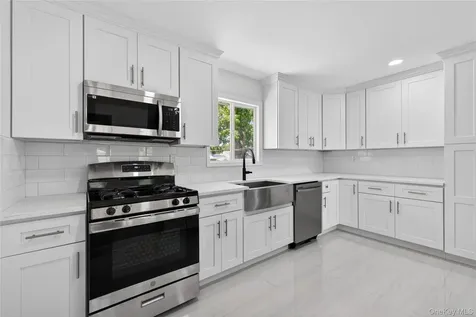 370 Chelsea Avenue West Babylon NY 11704