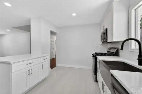 370 Chelsea Avenue West Babylon NY 11704