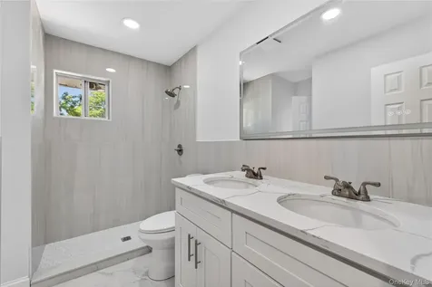 370 Chelsea Avenue West Babylon NY 11704
