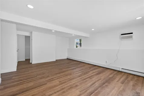 370 Chelsea Avenue West Babylon NY 11704