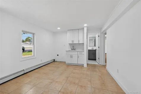 370 Chelsea Avenue West Babylon NY 11704