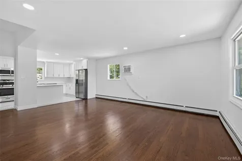 370 Chelsea Avenue West Babylon NY 11704