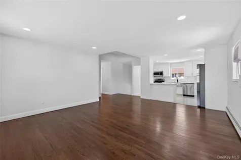 370 Chelsea Avenue West Babylon NY 11704