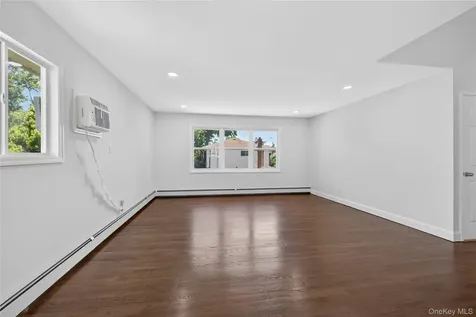 370 Chelsea Avenue West Babylon NY 11704
