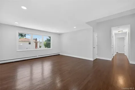 370 Chelsea Avenue West Babylon NY 11704