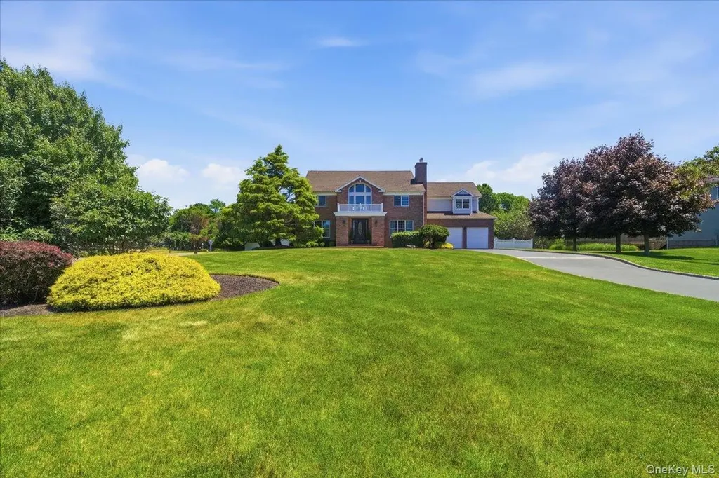 2 Mercedes Court Patchogue NY 11772