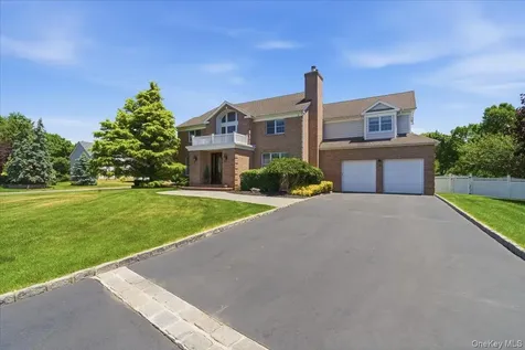 2 Mercedes Court Patchogue NY 11772