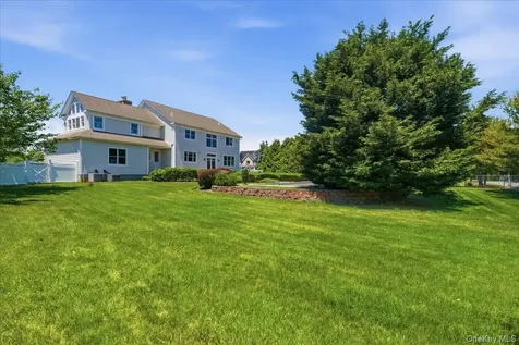 2 Mercedes Court Patchogue NY 11772