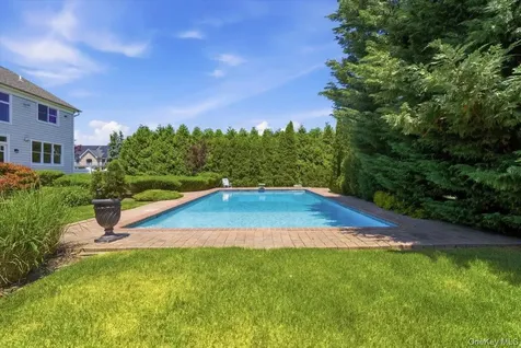 2 Mercedes Court Patchogue NY 11772