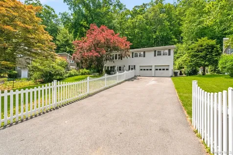 77 Wharton Drive Cortlandt Manor NY 10567